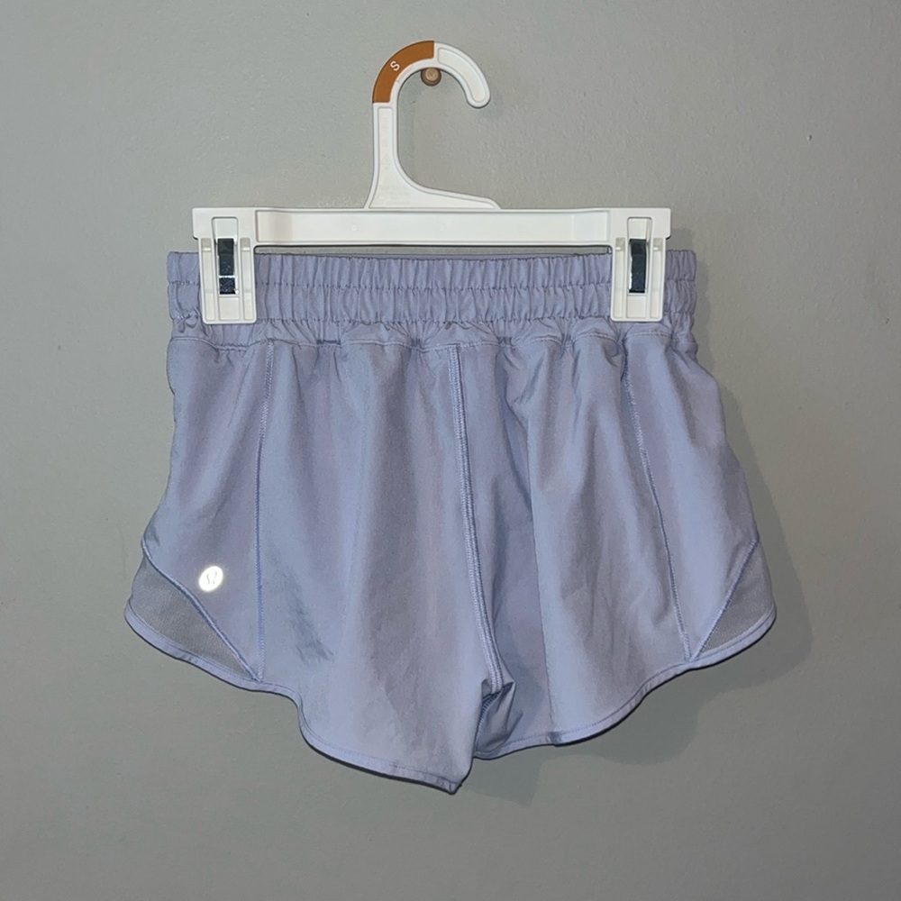 New Lululemon Low Rise Hotty Hot Shorts 2.5” Size 2